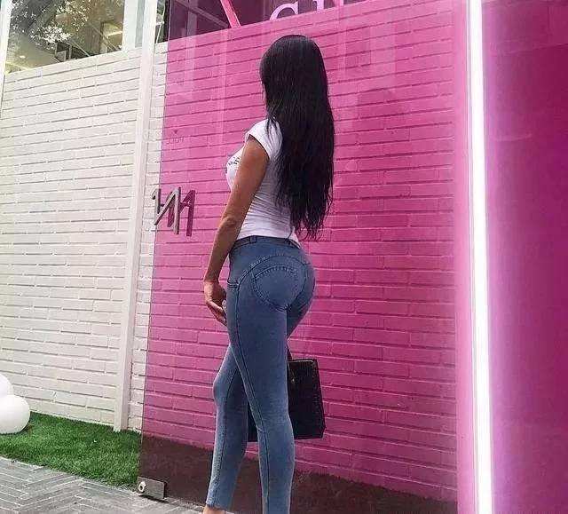 印亮荷