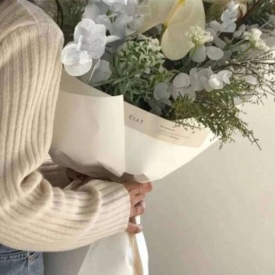 陆毅女儿的长腿太惊人，在上百人中一眼就能认出来
